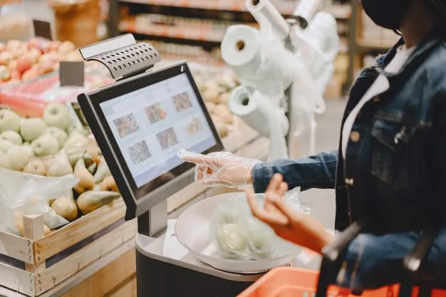 How to shop for groceries during the covid-19 pandemic | gloves during groceries