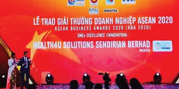 BookDoc receive SME Excellence Innovation at ASEAN Business Award