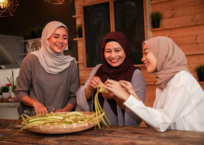 hariraya Be a helping hand | Active Festivity: Propelling Your Fitness During Raya | BookDoc